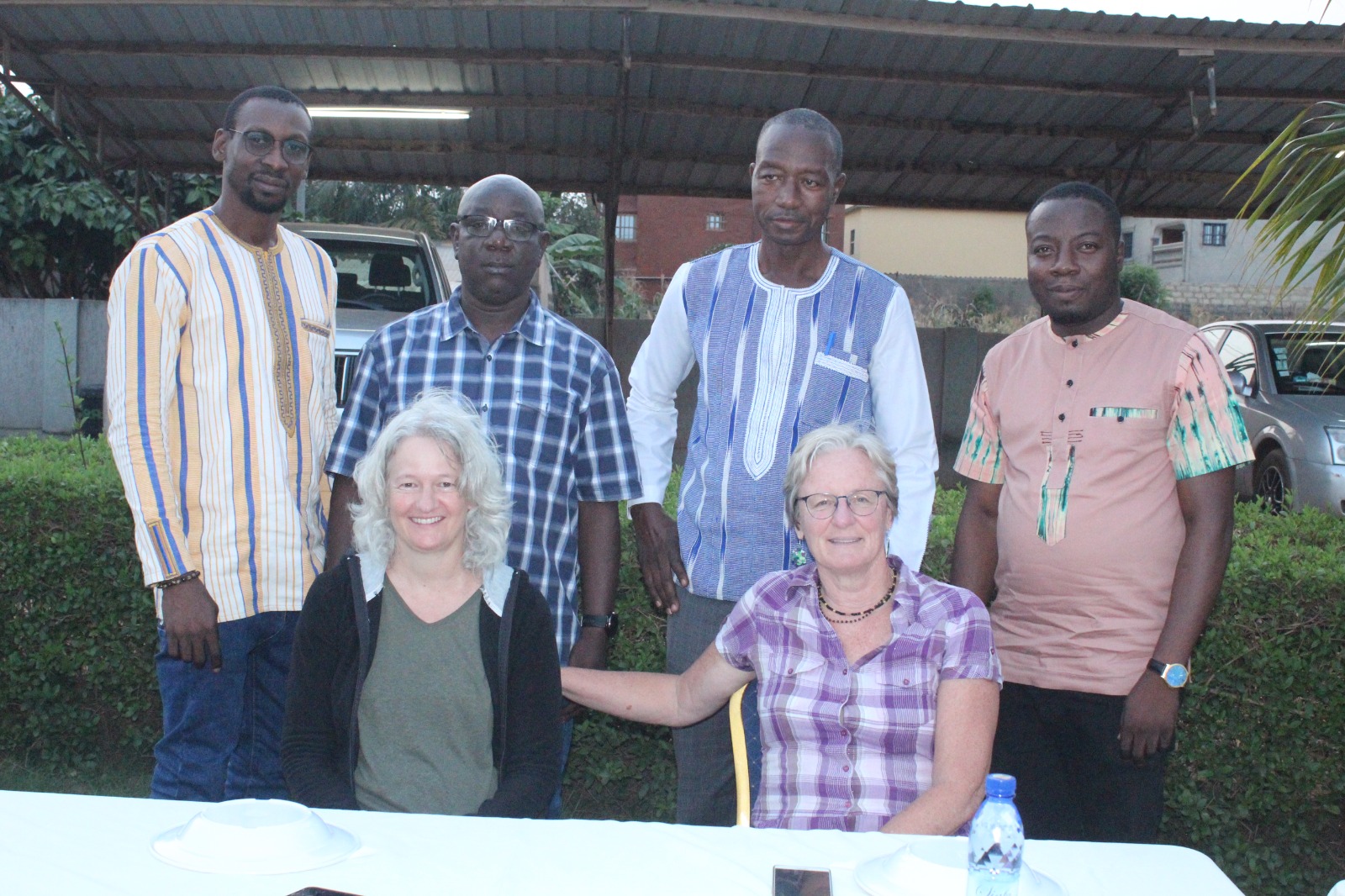 Photo de famille chargé de projet sauvegarde de la FETAPH,
                                                                                             délégation de la Fondation Liliane et de l'ODDS 