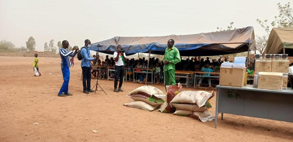 Don de matériel aux EDI à Dédougou